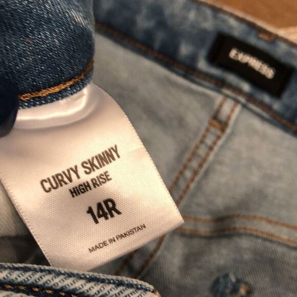 EXPRESS SIZE 14 R CURVY SKINNY HIGH RISE JEANS MEDIUM WASH DISTRESSED RAW HEM - Picture 9 of 10